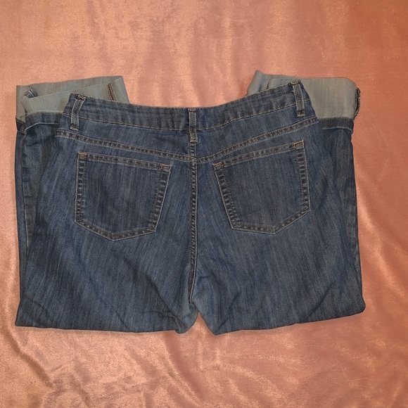 MERONA•mid rise•capris - Picture 5 of 8